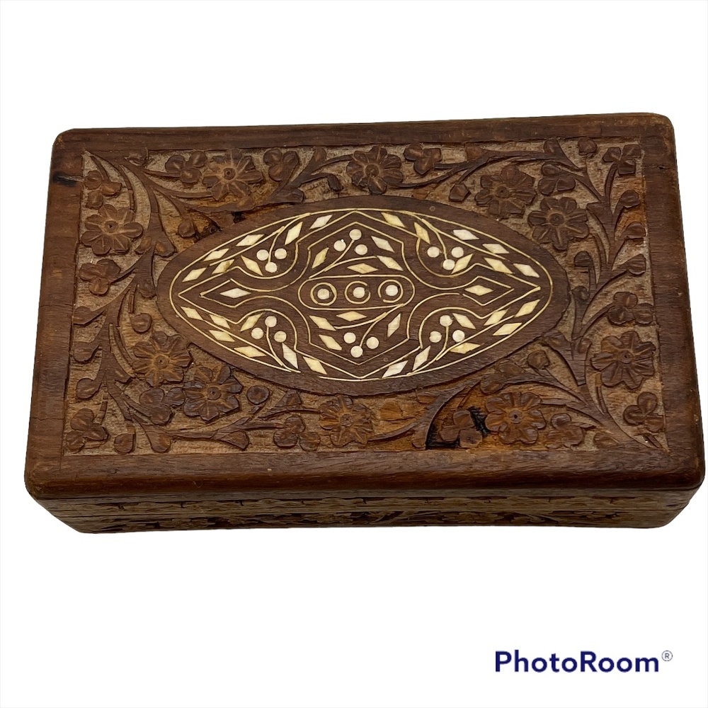 VTG Carved Wood Rectangle Hinged Trinket Box with Shell Inlay Made in India Boho
